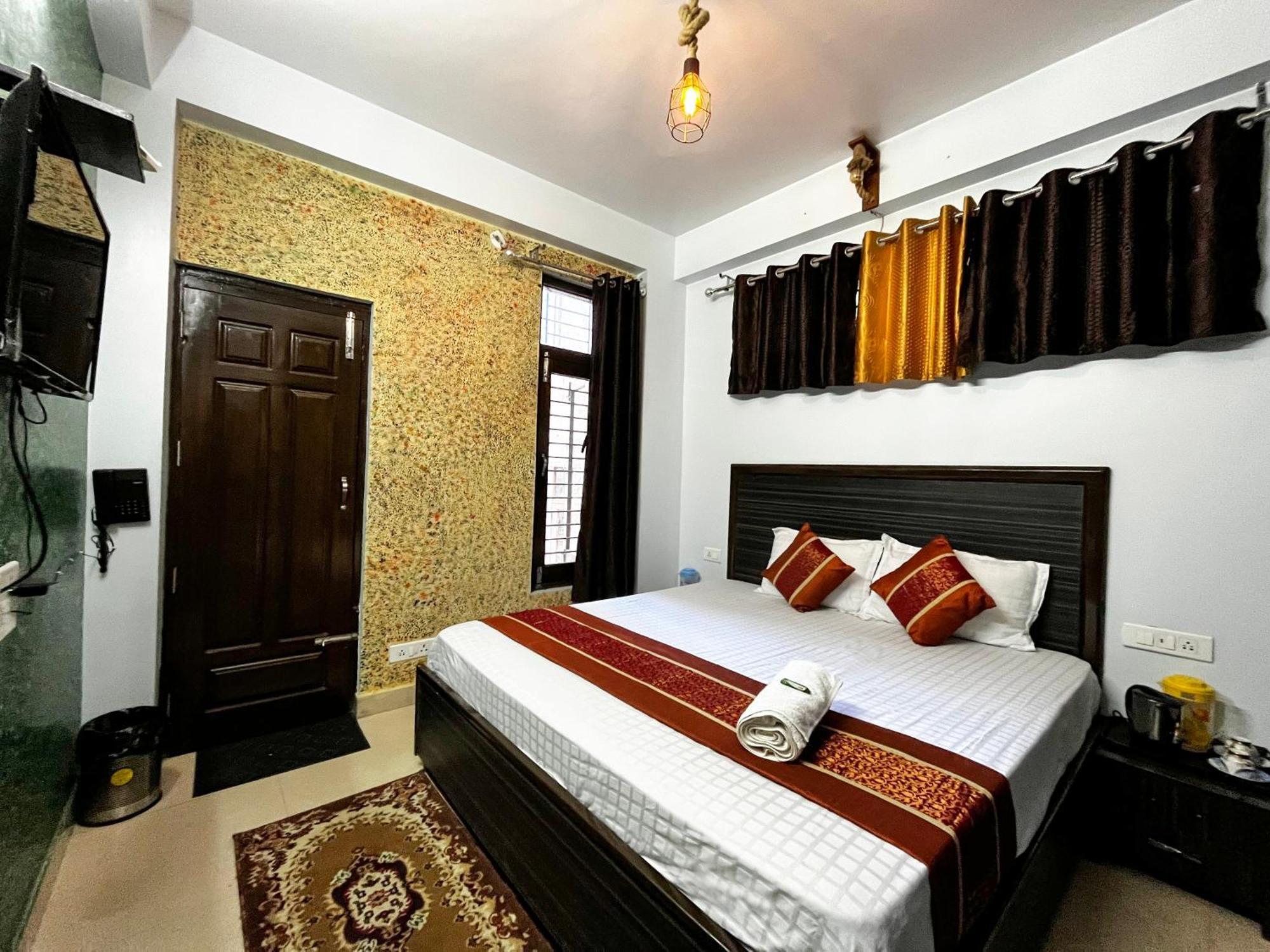 Puri'S Bnb Шимла Экстерьер фото