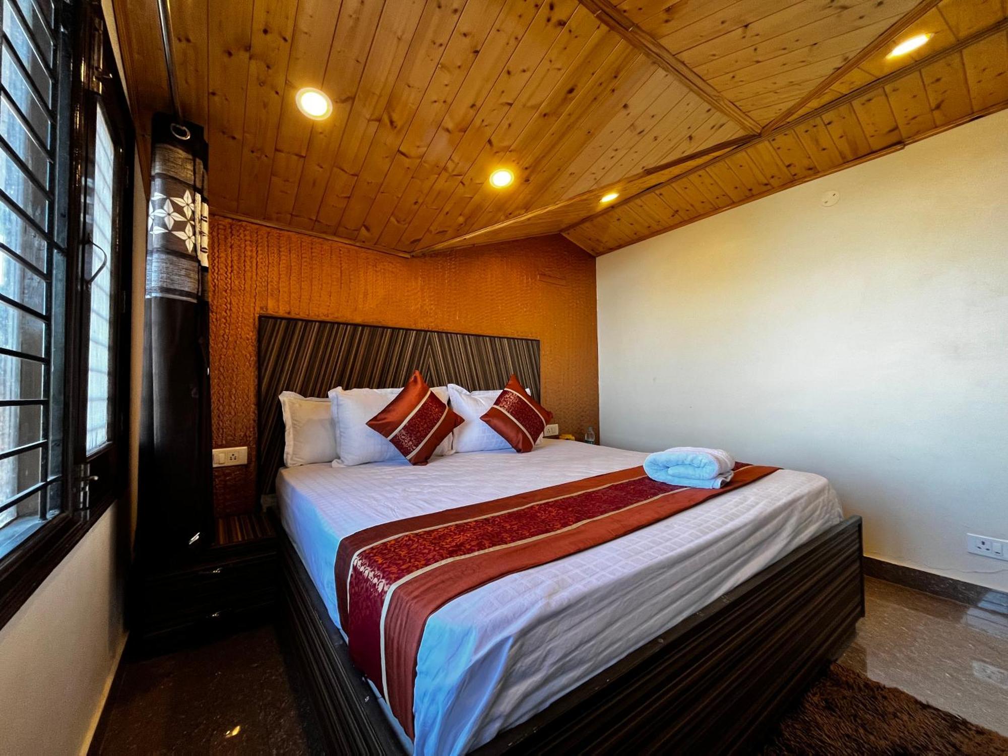 Puri'S Bnb Шимла Экстерьер фото