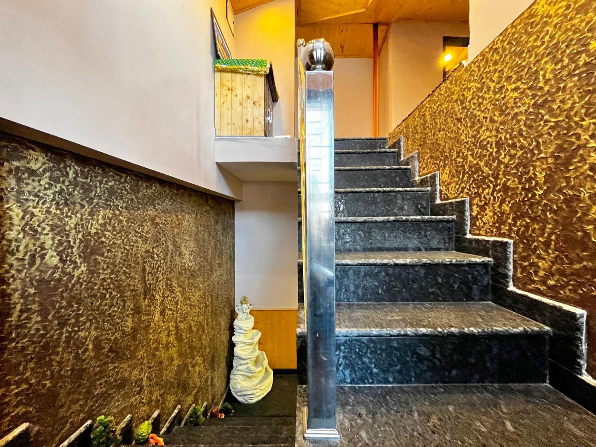 Puri'S Bnb Шимла Экстерьер фото