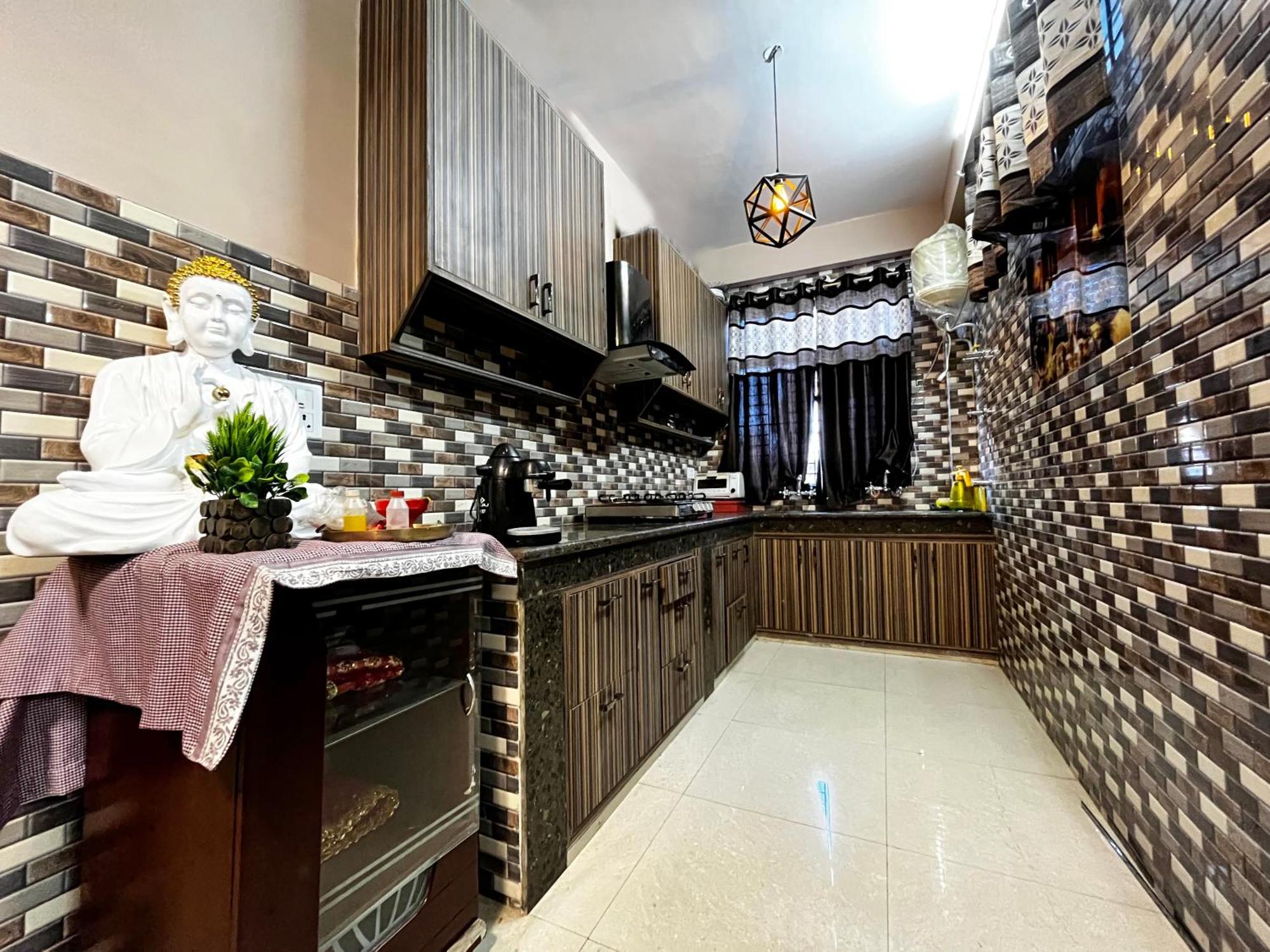 Puri'S Bnb Шимла Экстерьер фото