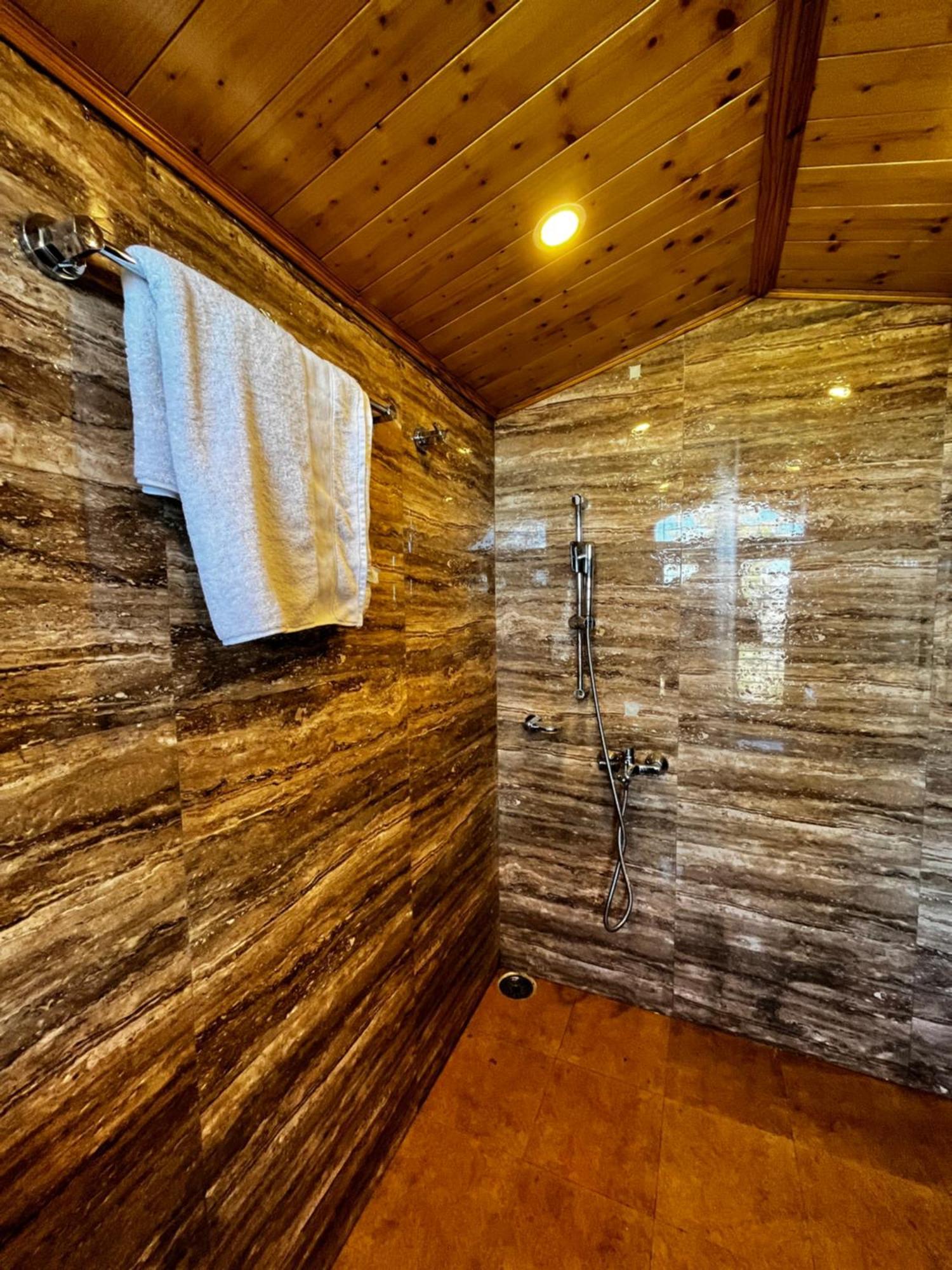 Puri'S Bnb Шимла Экстерьер фото