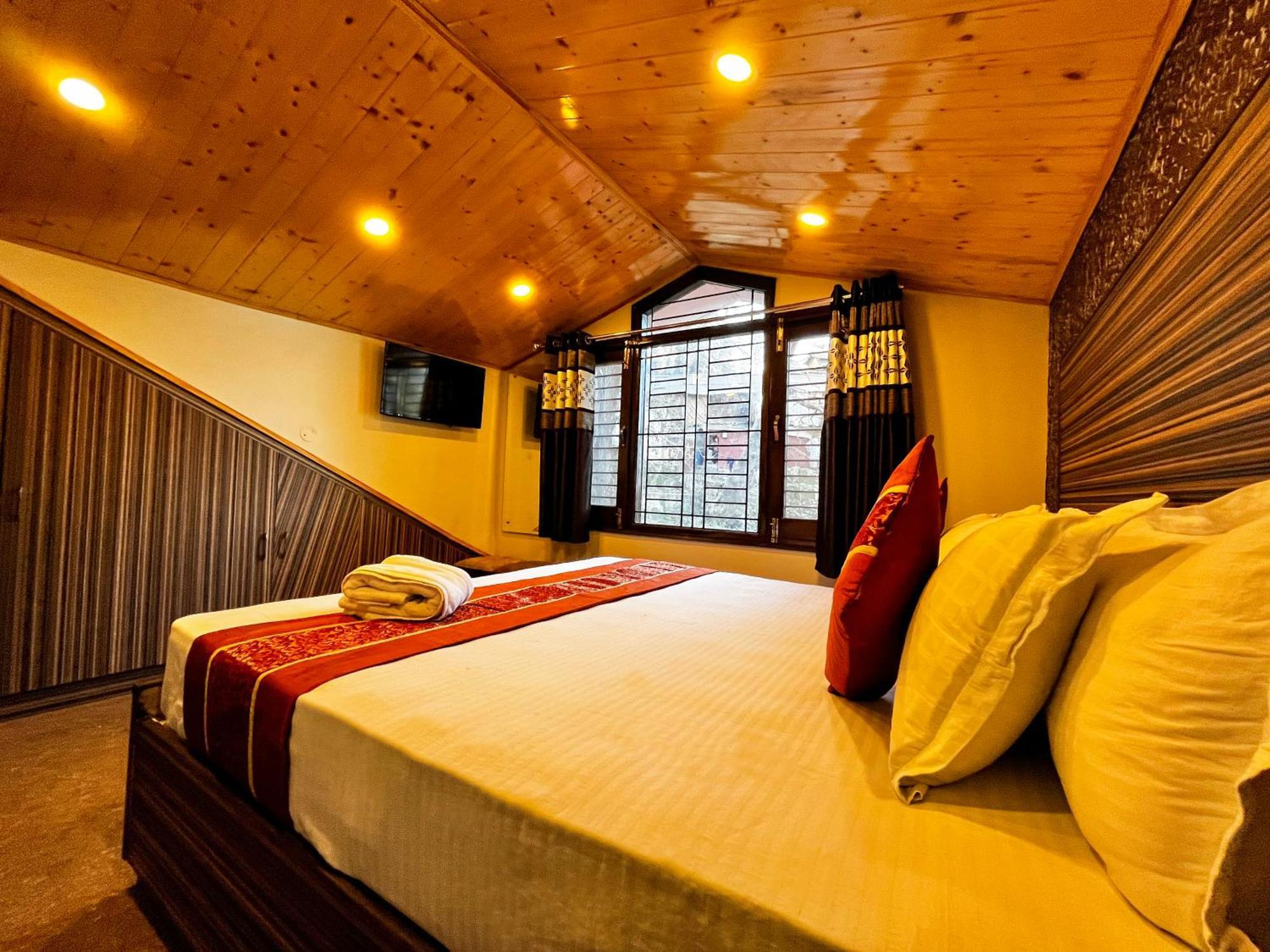 Puri'S Bnb Шимла Экстерьер фото