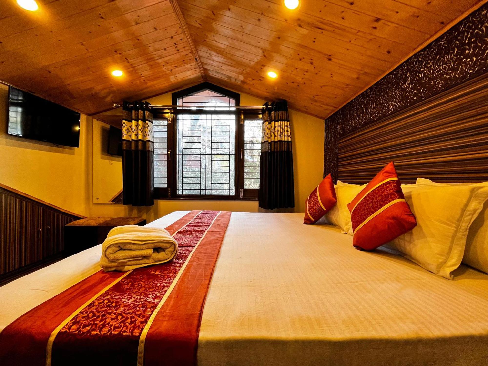 Puri'S Bnb Шимла Экстерьер фото
