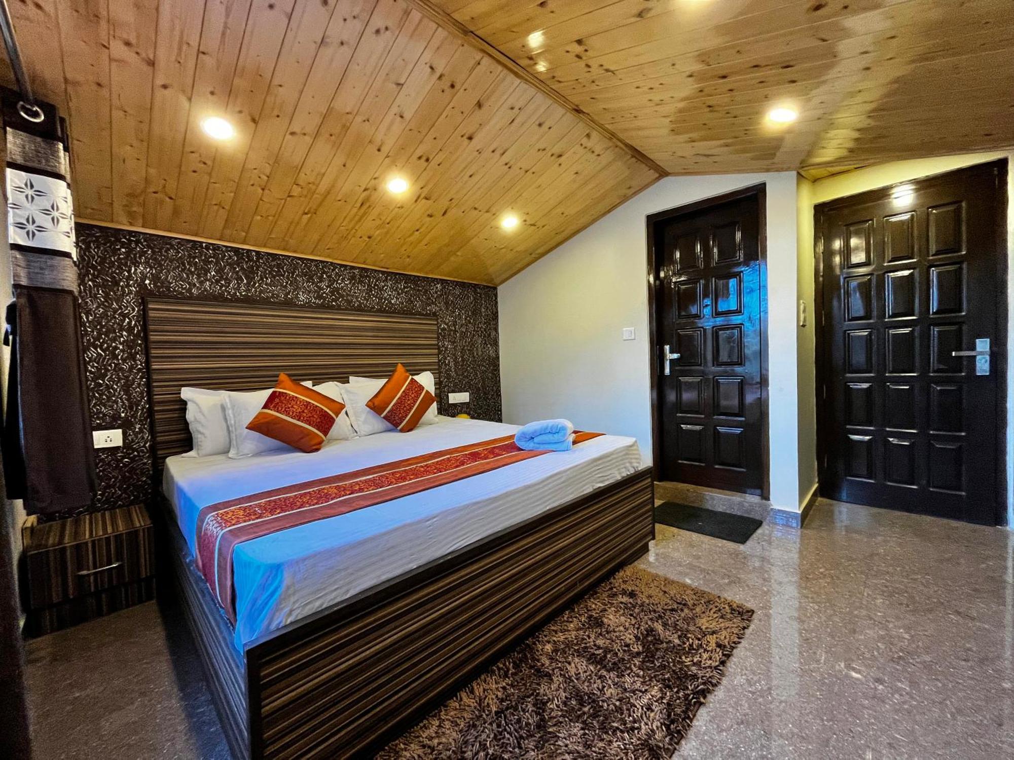 Puri'S Bnb Шимла Экстерьер фото