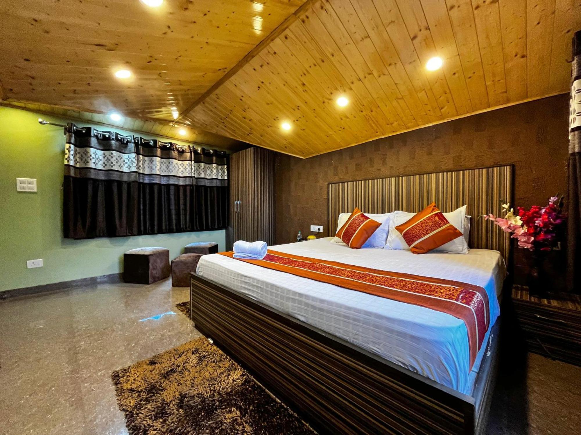 Puri'S Bnb Шимла Экстерьер фото