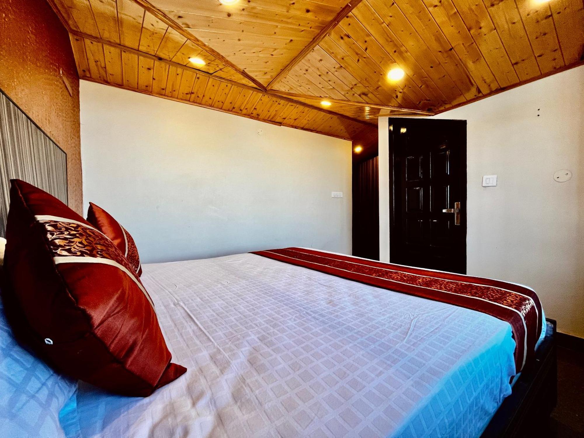 Puri'S Bnb Шимла Экстерьер фото